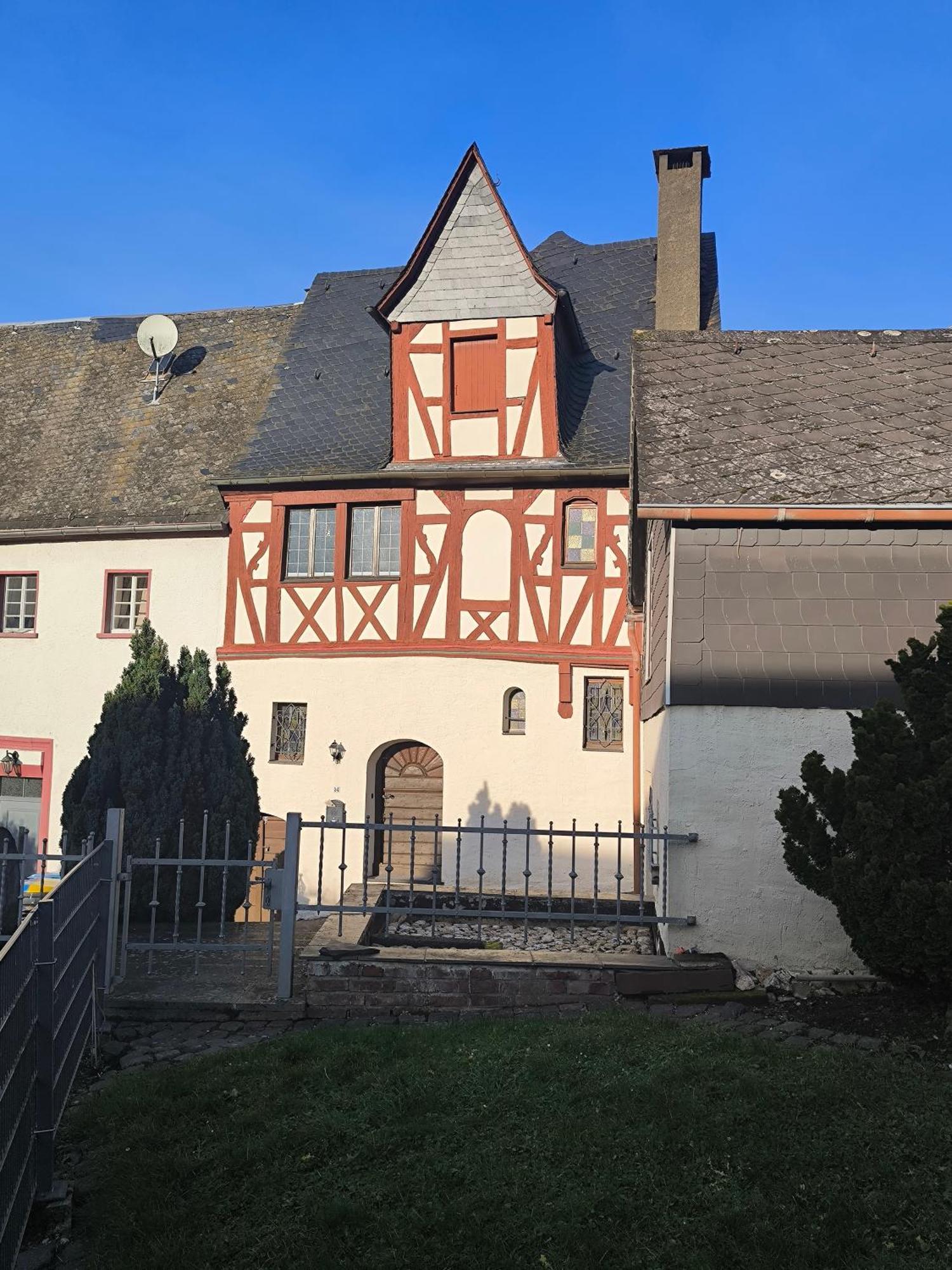 Moselperle- Urlaub Im Historischen Fachwerkhaeuschen Daire Bullay Dış mekan fotoğraf